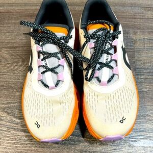 ON Running Cloudmonster Women’s Running Shoes cream Orange Size 8 Like New!